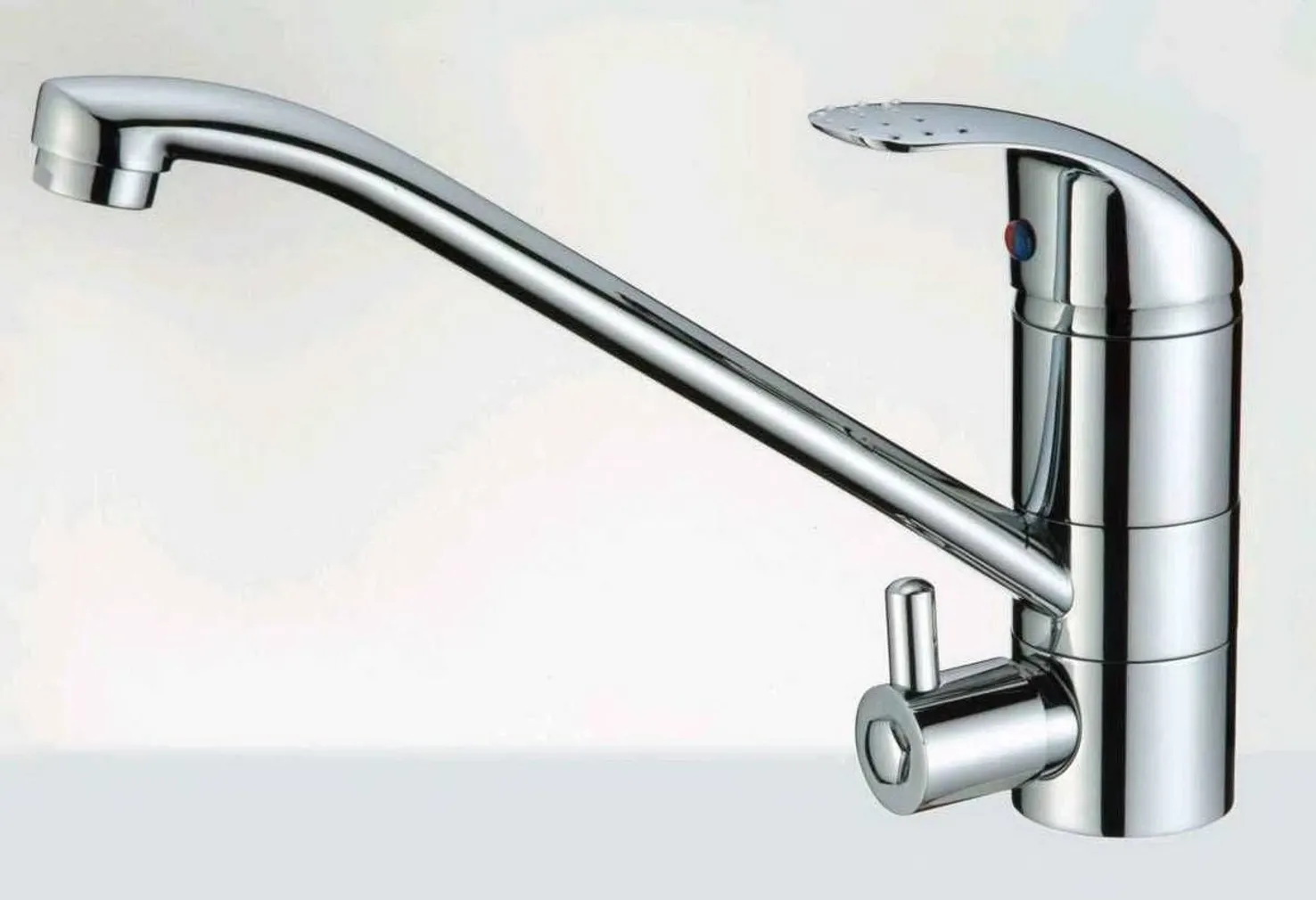 KÖÖGISEGISTI DIVERTERIGA HARMA CHRISTINA KROOM