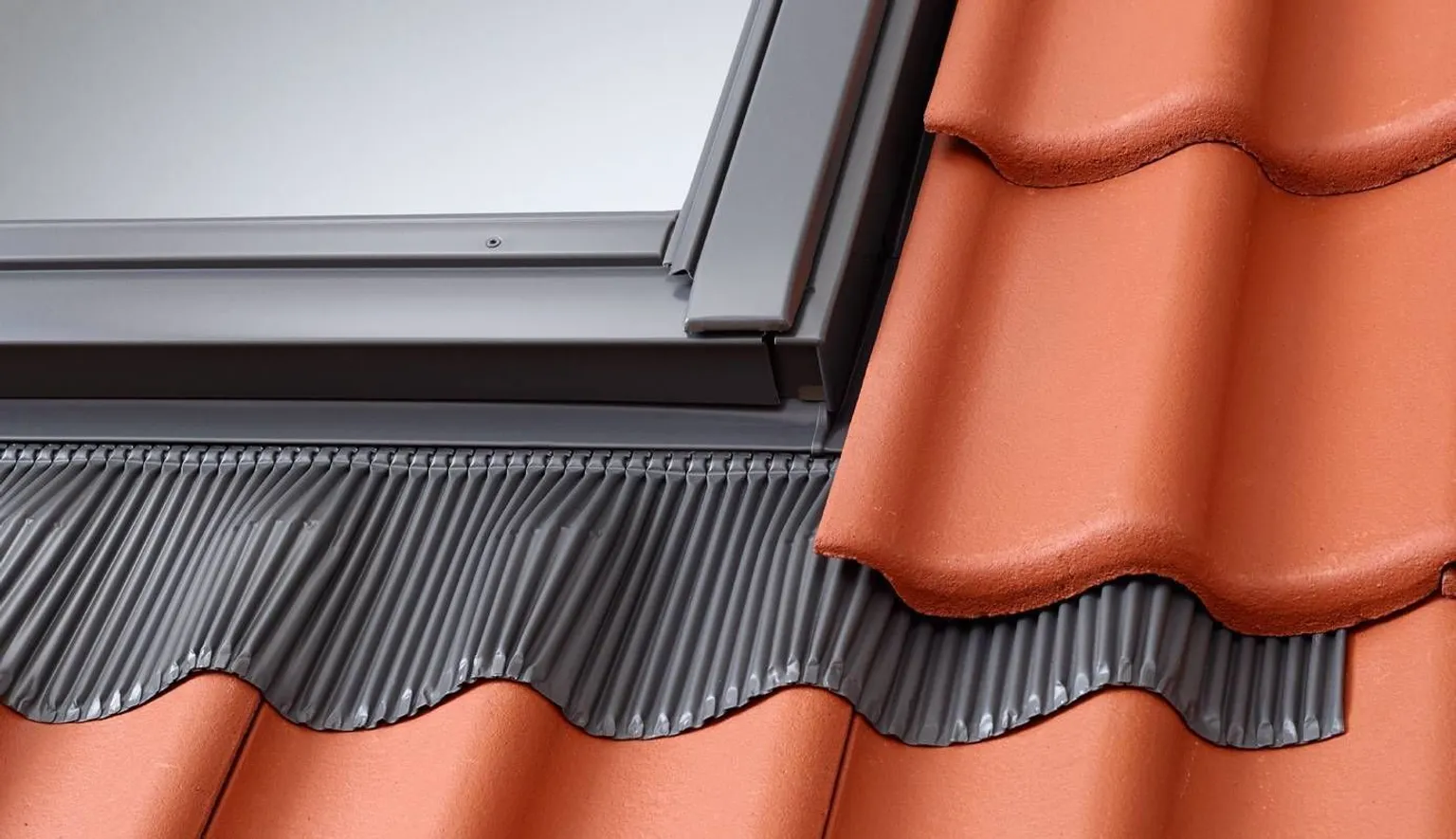 KATUSEAKNA VEEPLEKK VELUX EDW MK06 2000