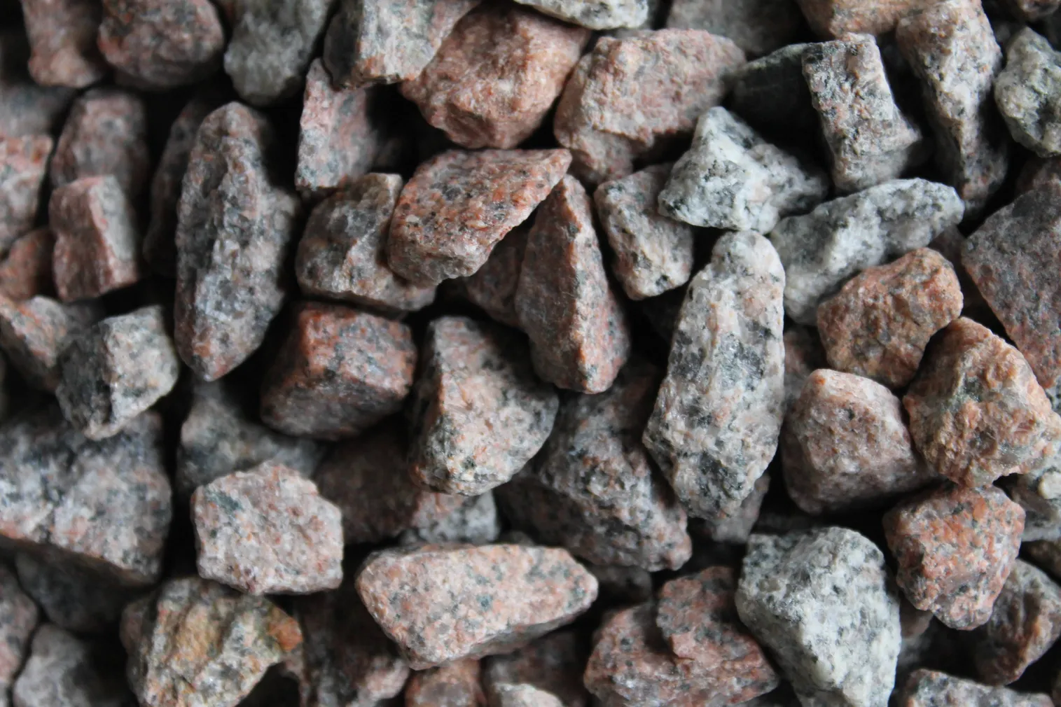 DEKORATIIVKILLUSTIK PUNANE 8-16MM 25KG