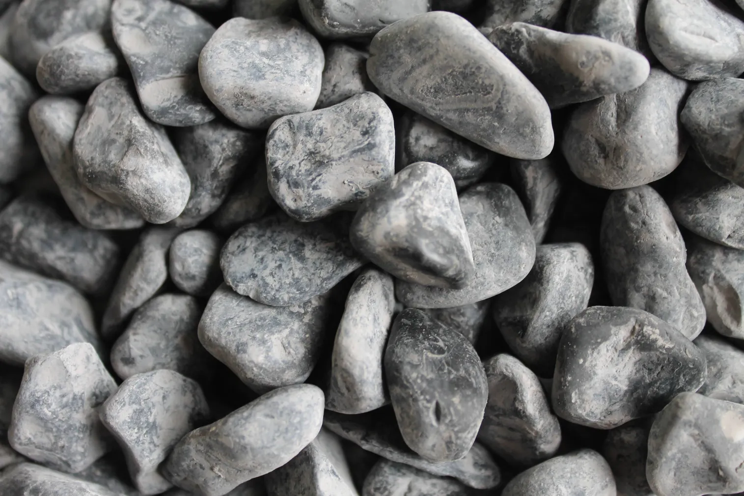 DEKORATIIVKIVID MUST 15-25MM 20KG