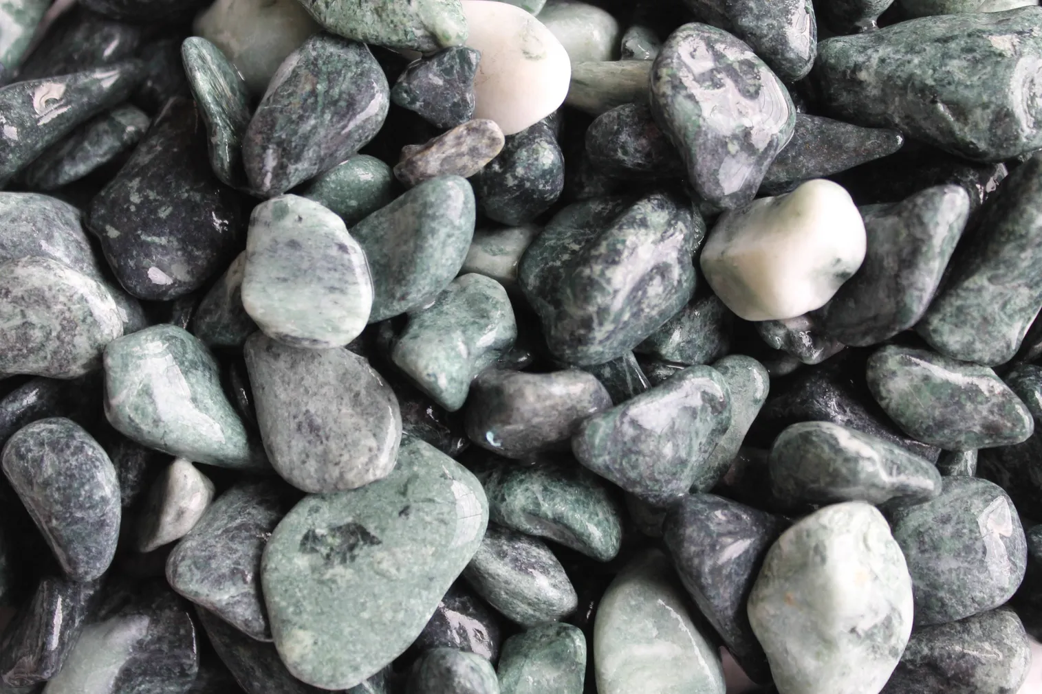 DEKORATIIVKIVID ROHELINE 15-25MM 20KG