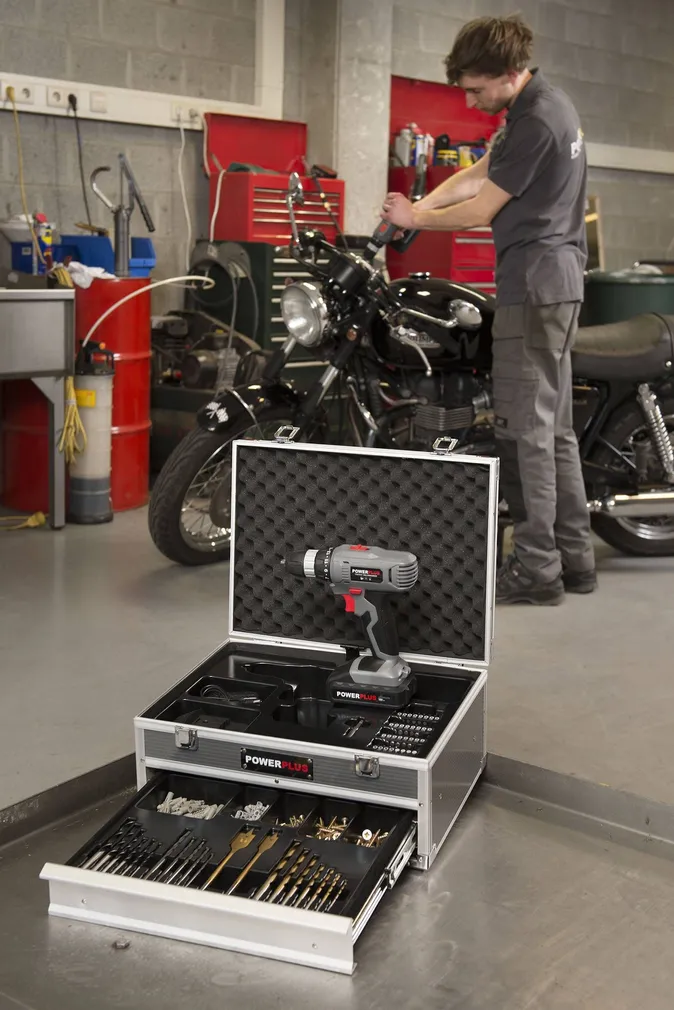 AKUTRELL POWERPLUS POWE00067 18V 2X1,3AH + 275 TARVIKUT