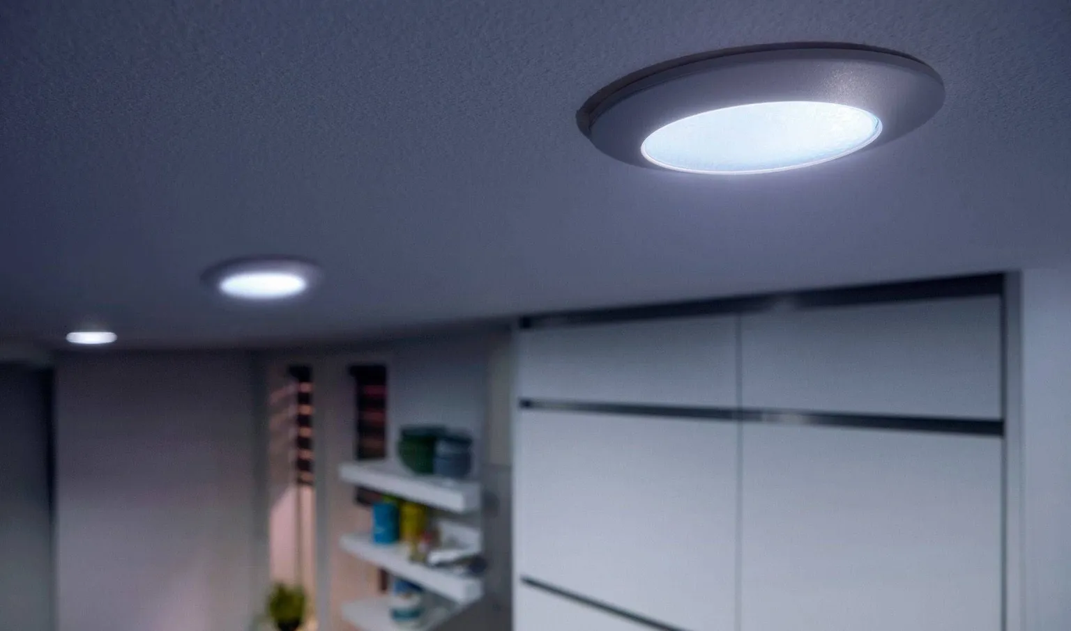 ALLVALGUSTI PHOENIX 5W LED 447LM 2200-6500K HUE VALGE