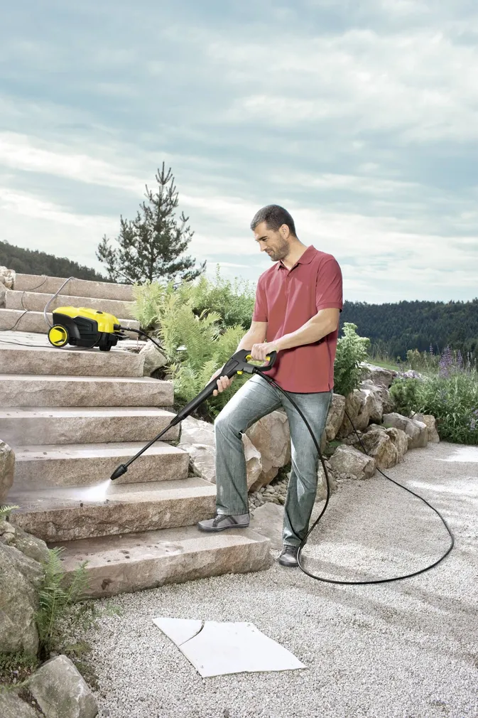 SURVEPESUR KÄRCHER K 4 COMPACT