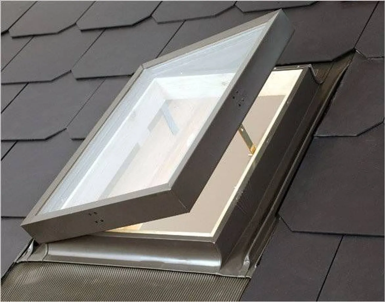 KATUSELUUK FENSTRO SKYLIGHT 45X73CM