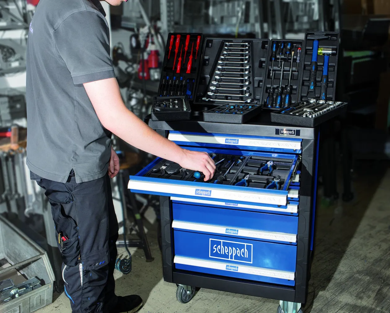 TÖÖRIISTAKÄRU SCHEPPACH TW1000 7 SAHTLI JA 263 TÖÖRIISTAGA