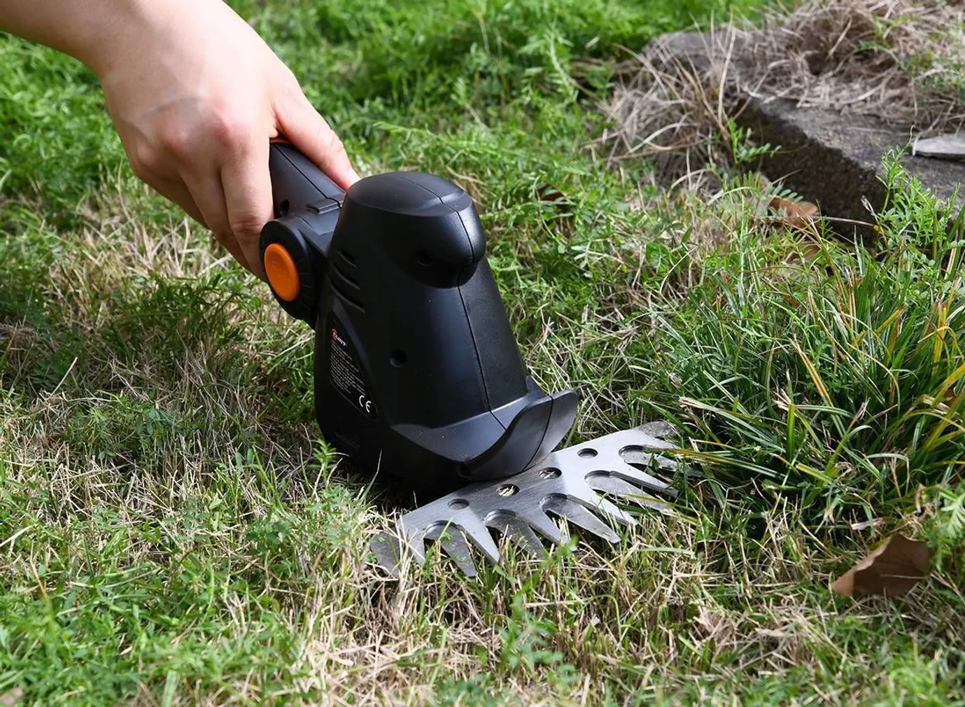 AKUMURUKÄÄRID JA -HEKILÕIKUR CLINT CL-GSHT 10,8V TELESCOPE