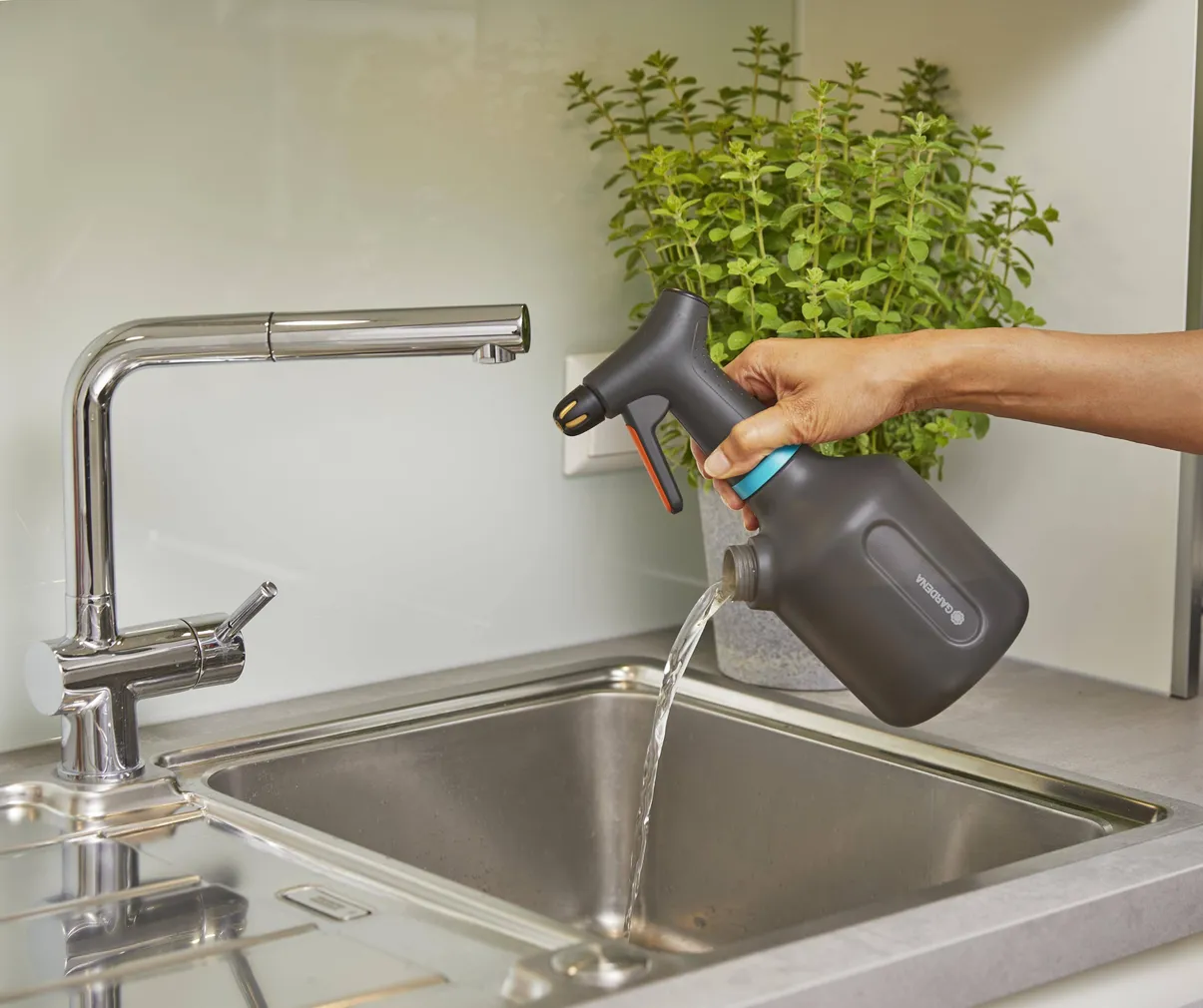 KÄSIPIHUSTI GARDENA 1L