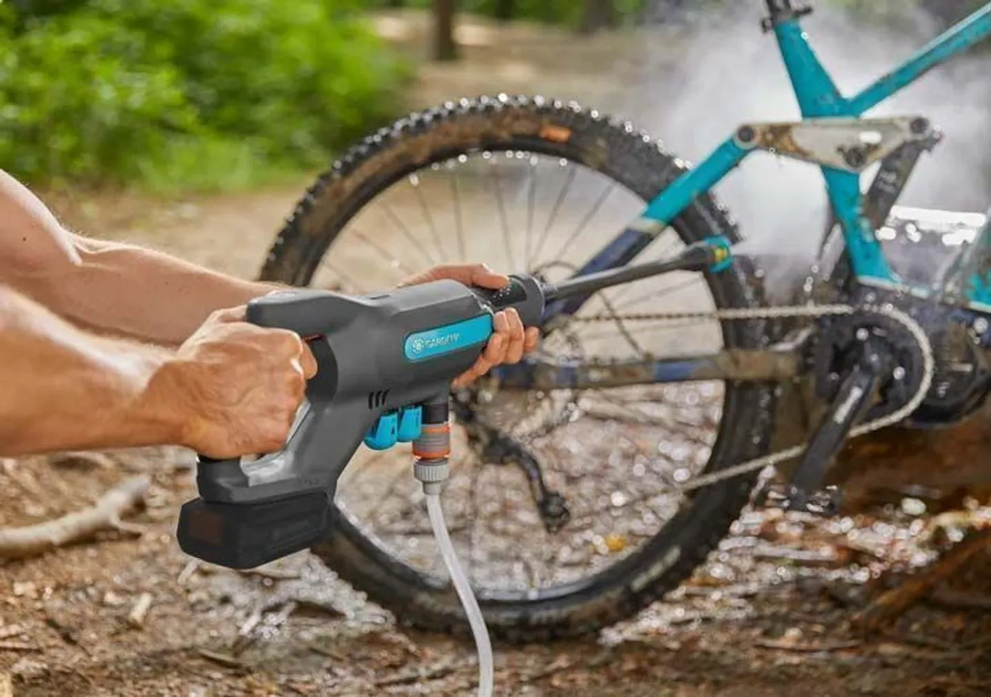 SURVEPESUR GARDENA AQUACLEAN 24/18V P4A, AKU JA LAADIJAGA