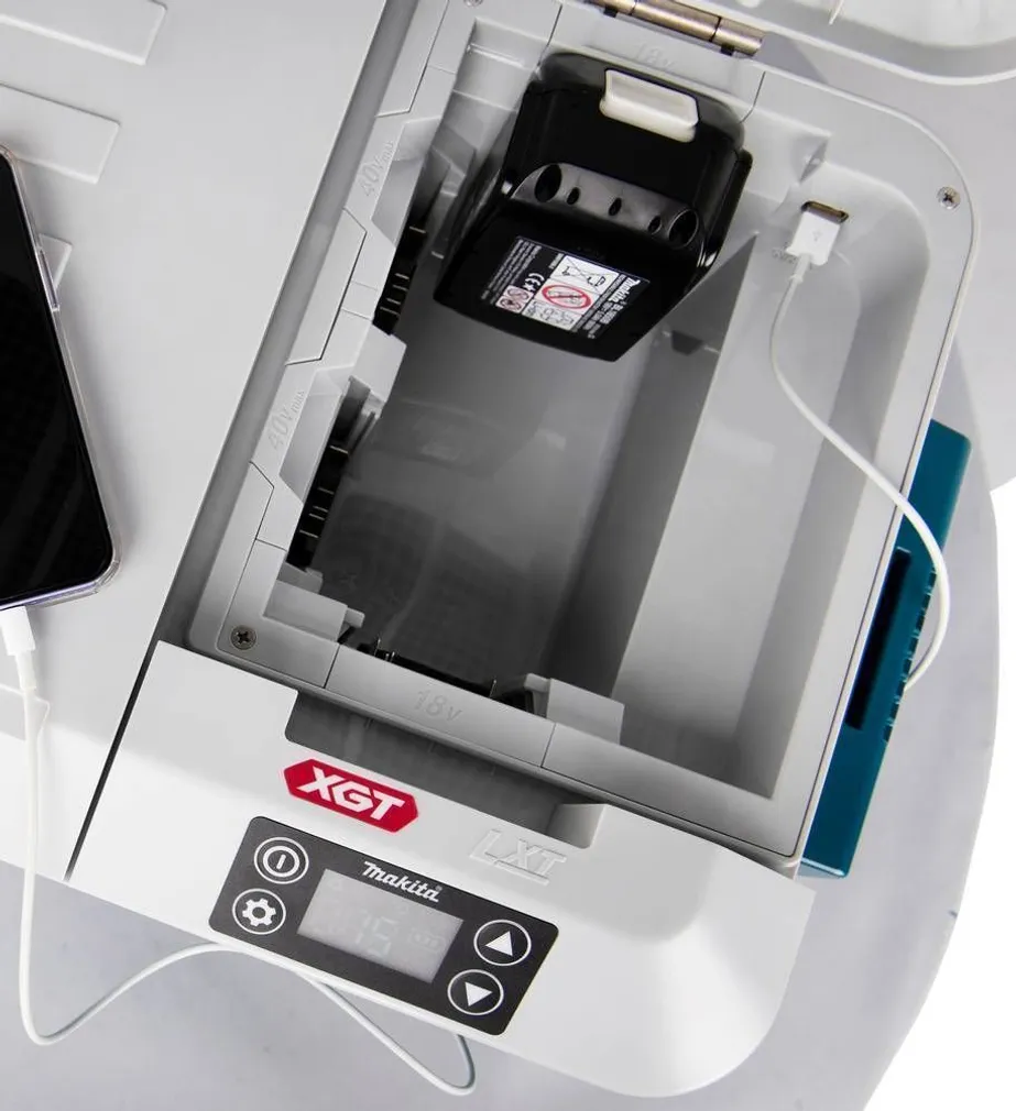 AKU KÜLMA- JA SOOJAKAST MAKITA CW001GZ 18V XGT; 230V/12V/24V
