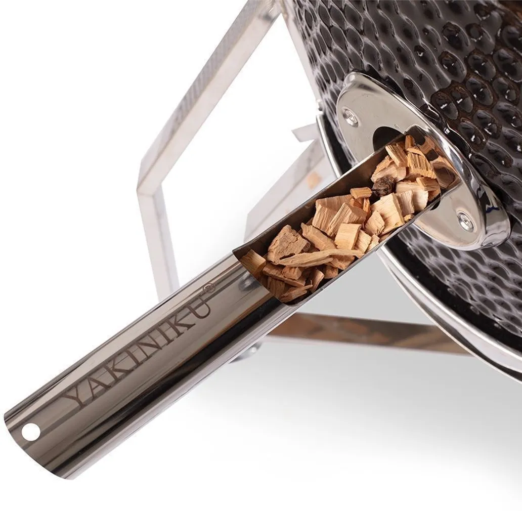 LAASTUKÜHVEL YAKINIKU