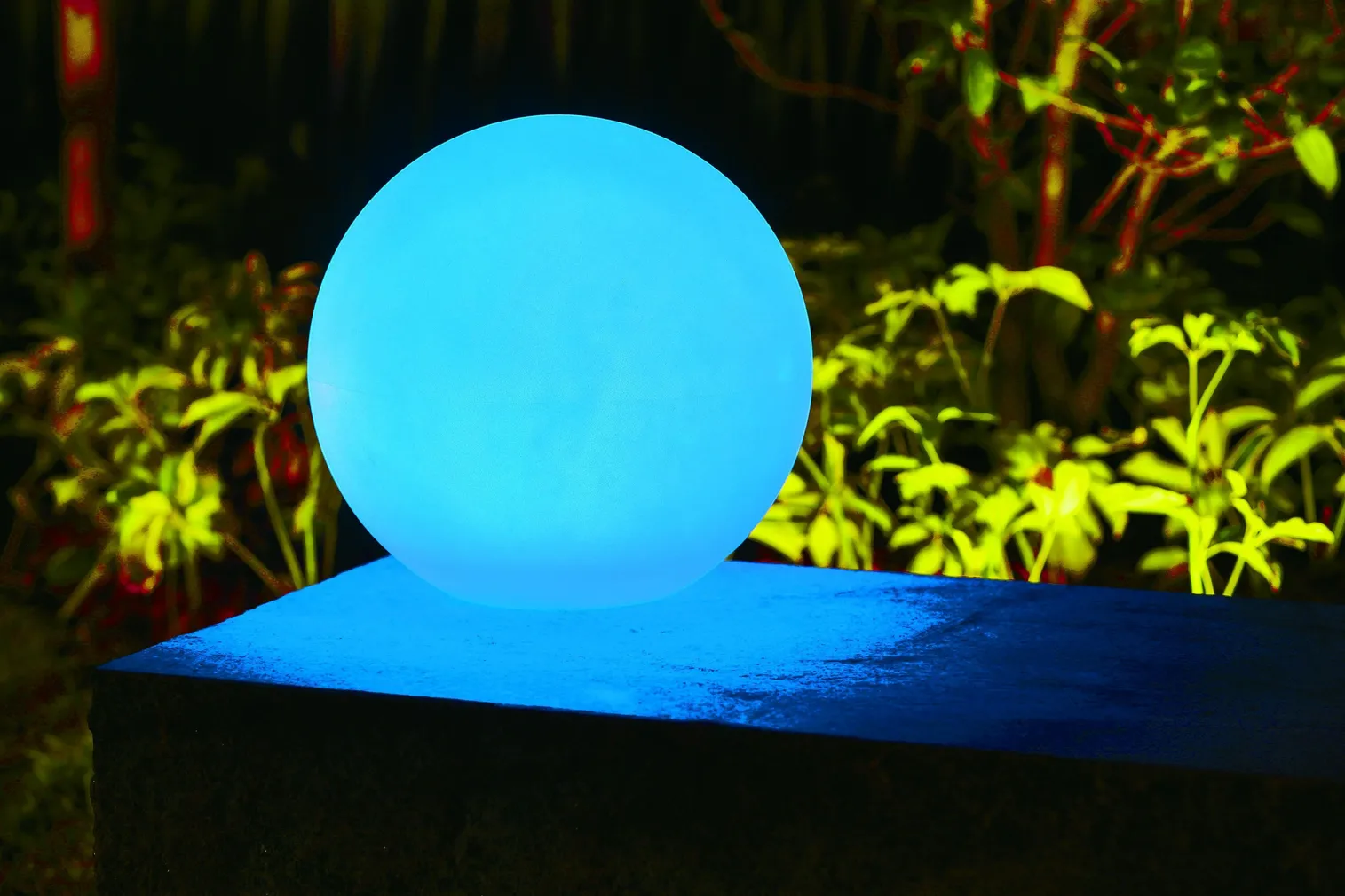 AIAVALGUSTI SOLAR PALL 30CM RGBW PULT