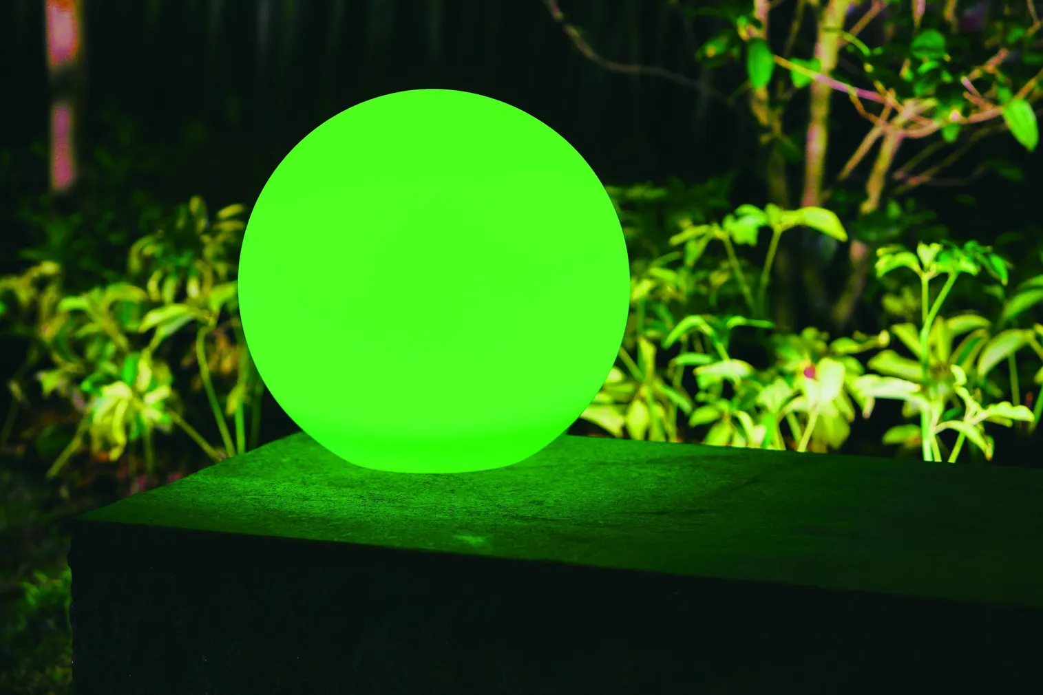 AIAVALGUSTI SOLAR PALL 30CM RGBW PULT