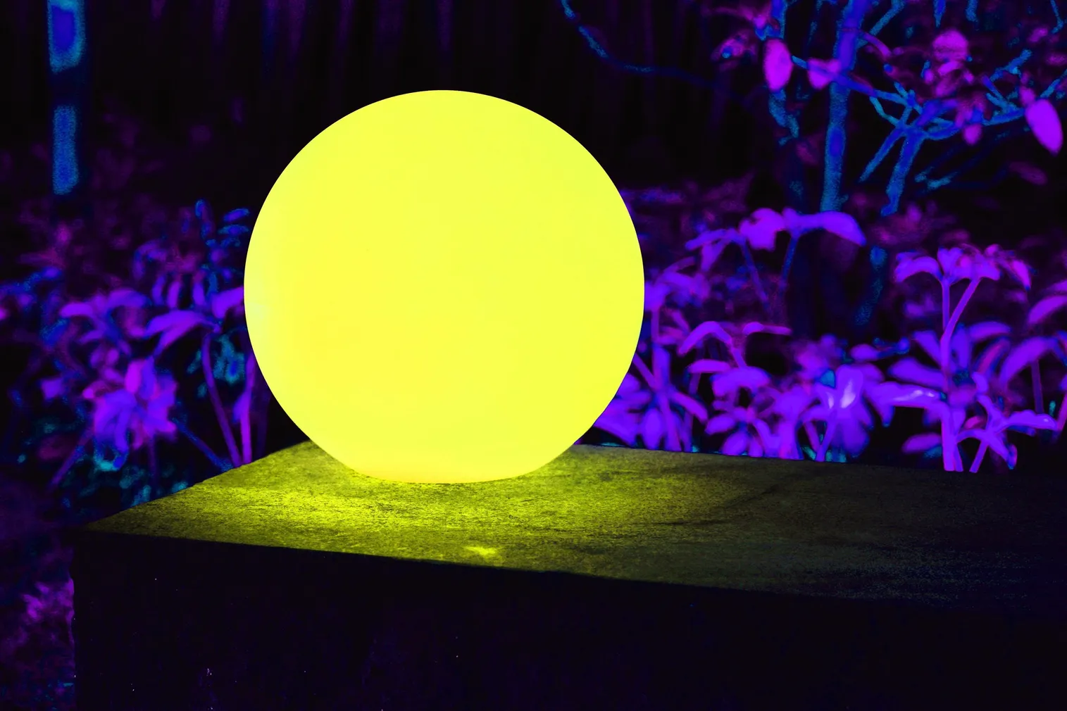 AIAVALGUSTI SOLAR PALL 30CM RGBW PULT