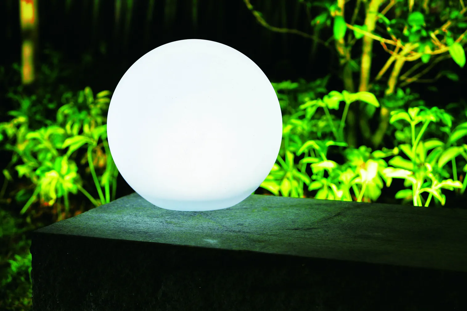 AIAVALGUSTI SOLAR PALL 30CM RGBW PULT