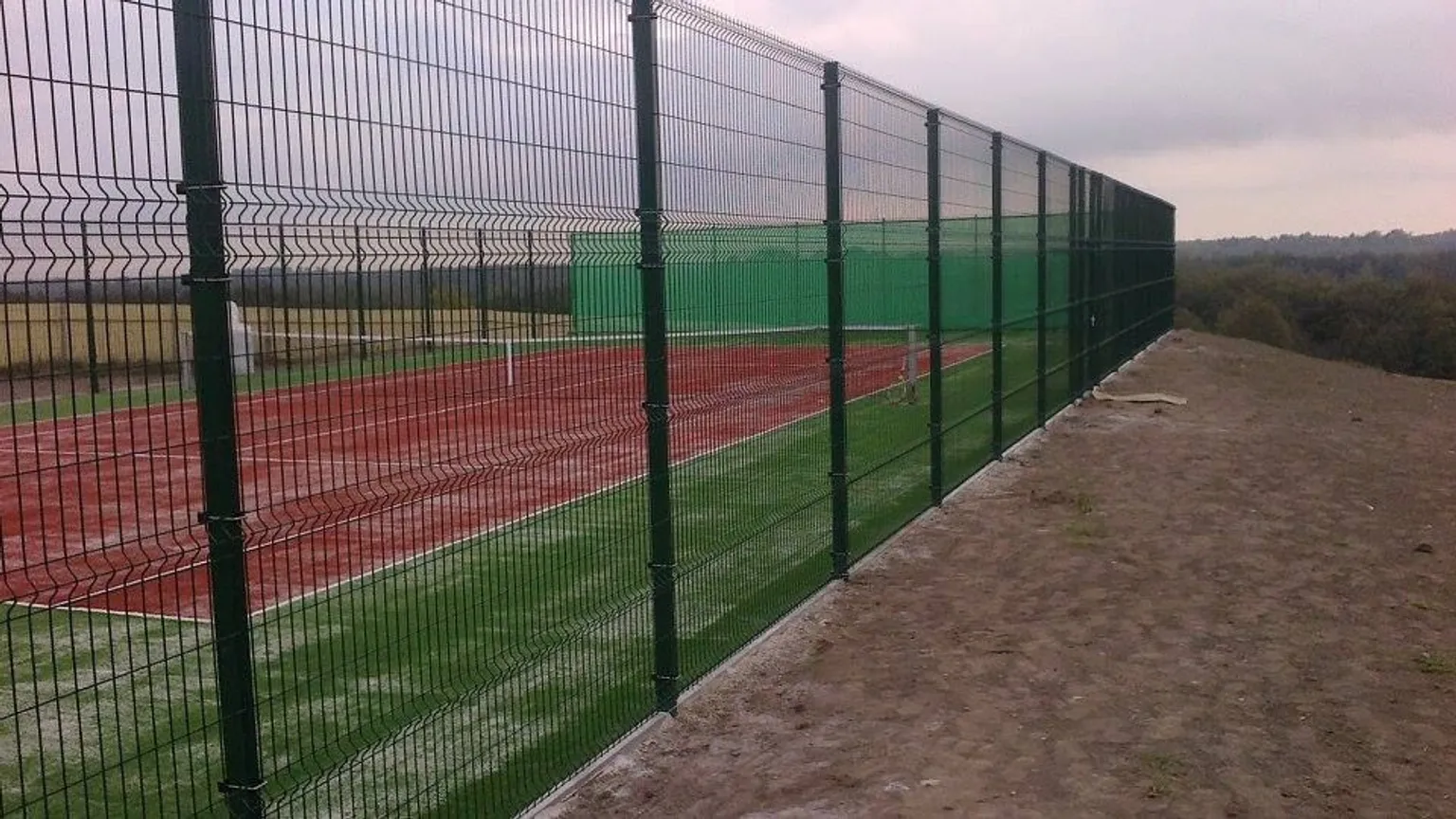 AIA KEEVISPANEEL 3D 50X200/4MM 1,03X2,5M RAL6005