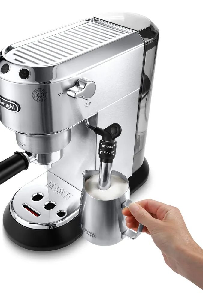 ESPRESSOMASIN DELONGHI DEDICA EC685.M