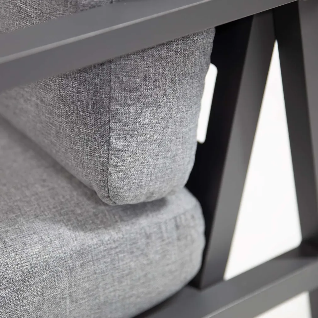 AIAMÖÖBLIKOMPLEKT ADRIAN LAUD, NURGADIIVAN