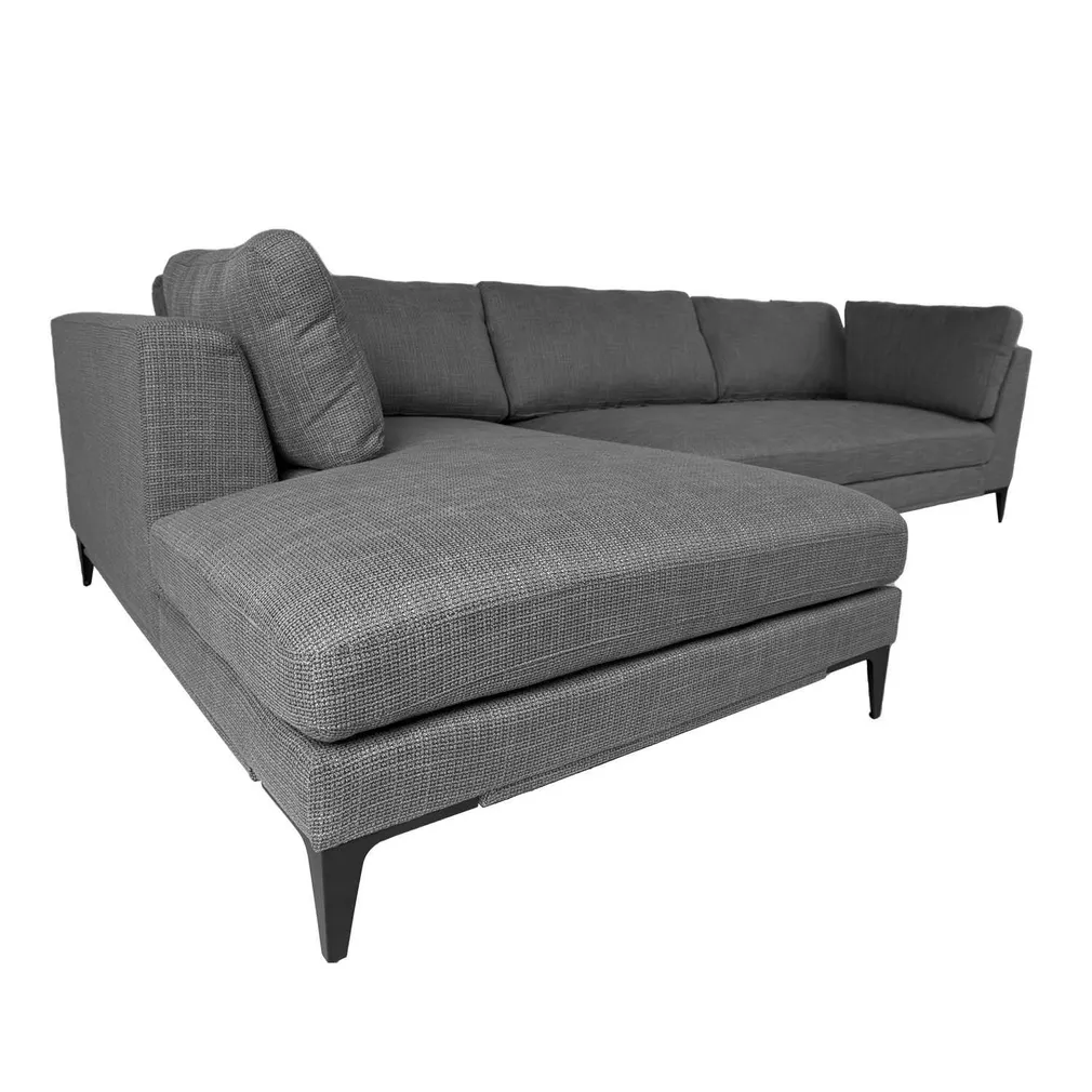 NURGADIIVAN BRIA VN HALL