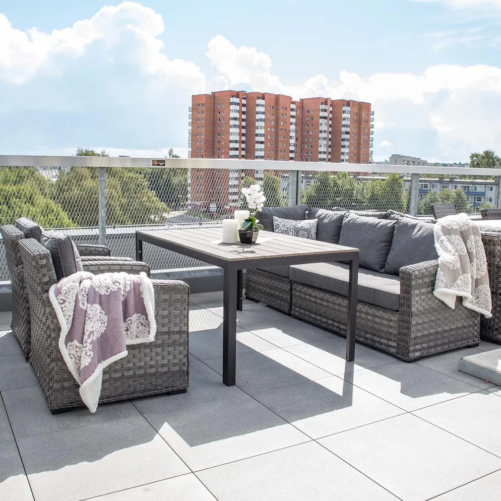 MOODULDIIVAN GENEVA NURK HALL