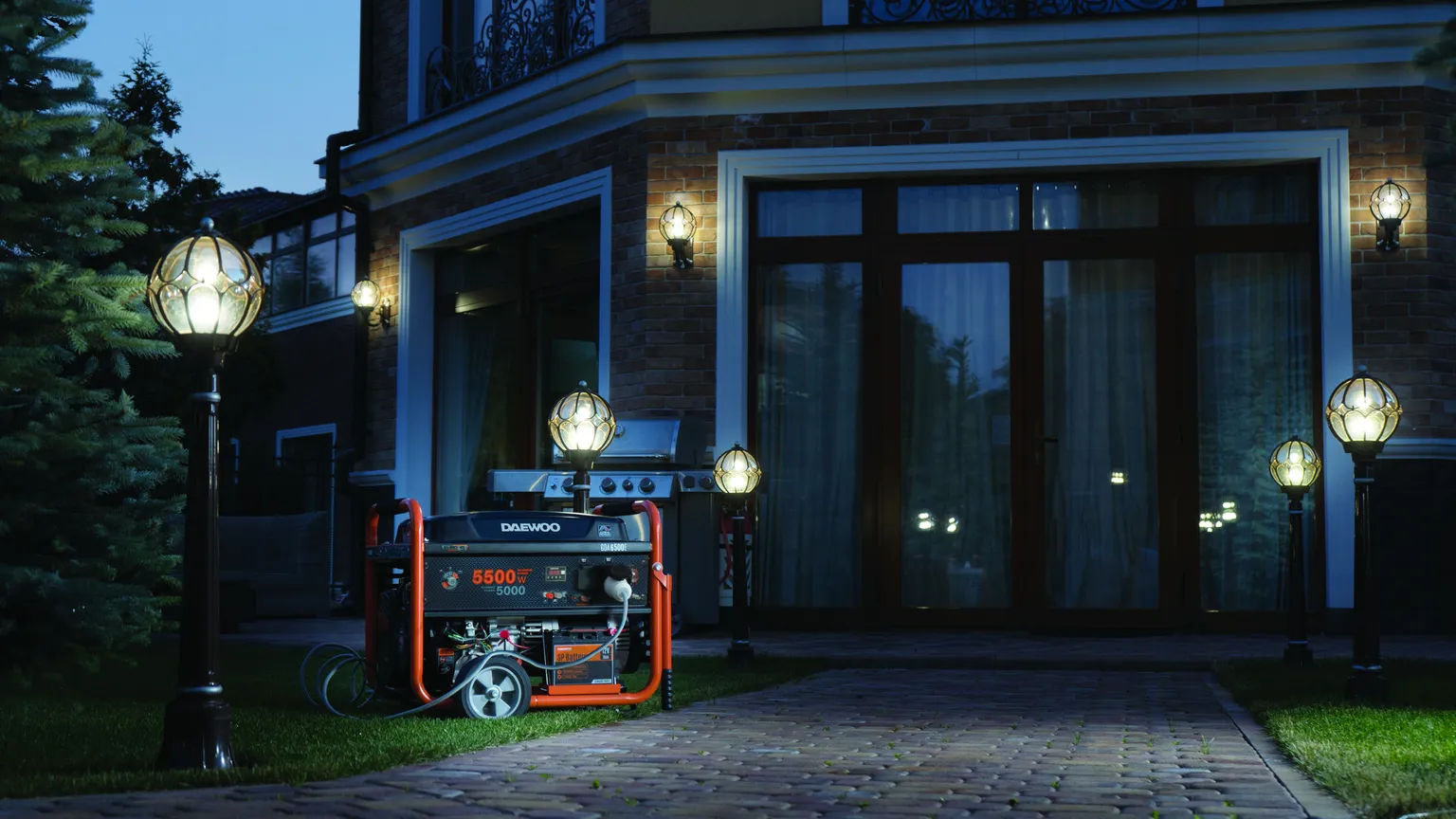 BENSIINIMOOTORIGA GENERAATOR DAEWOO GDA 6500E