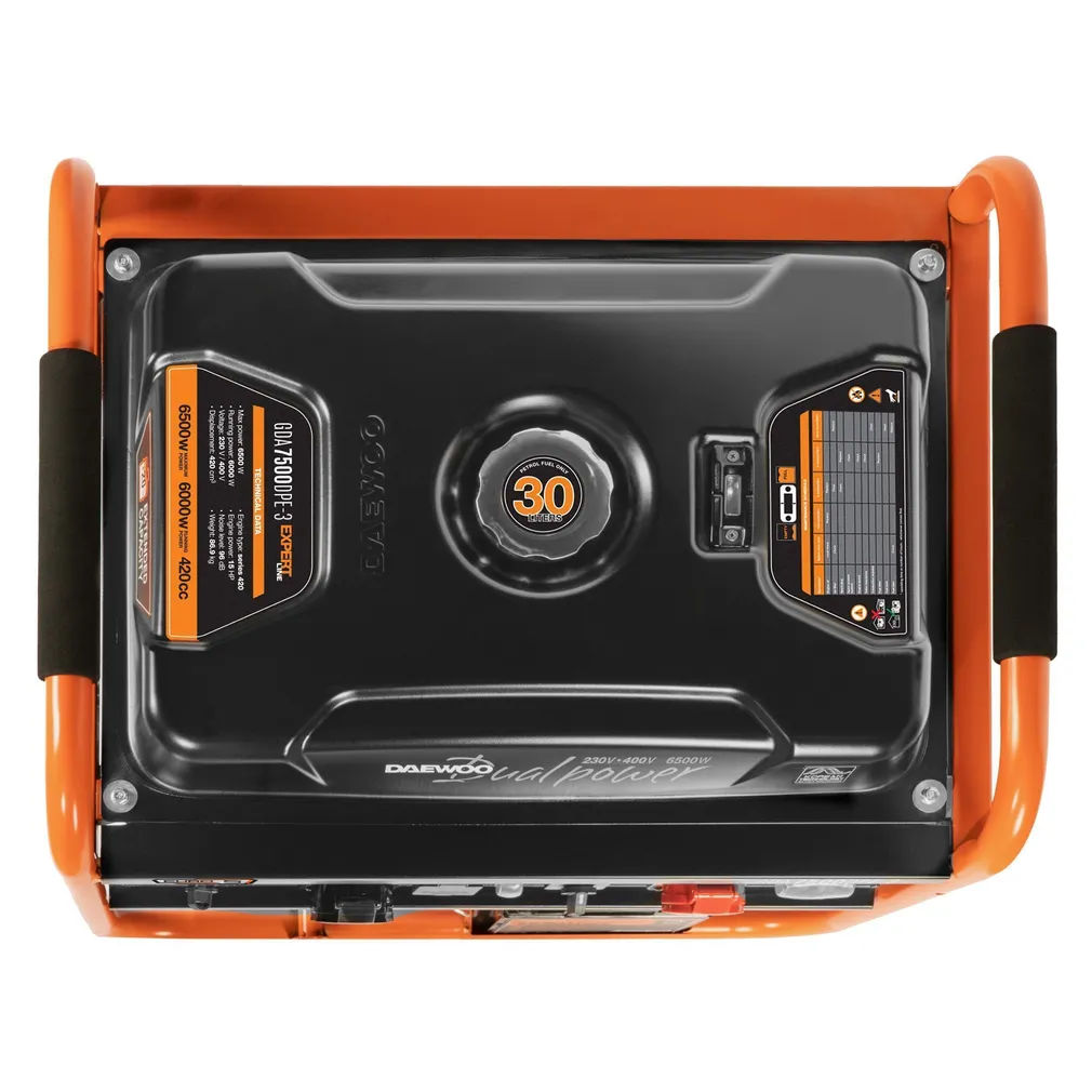 BENSIINIMOOTORIGA GENERAATOR DAEWOO GDA 7500DPE-3