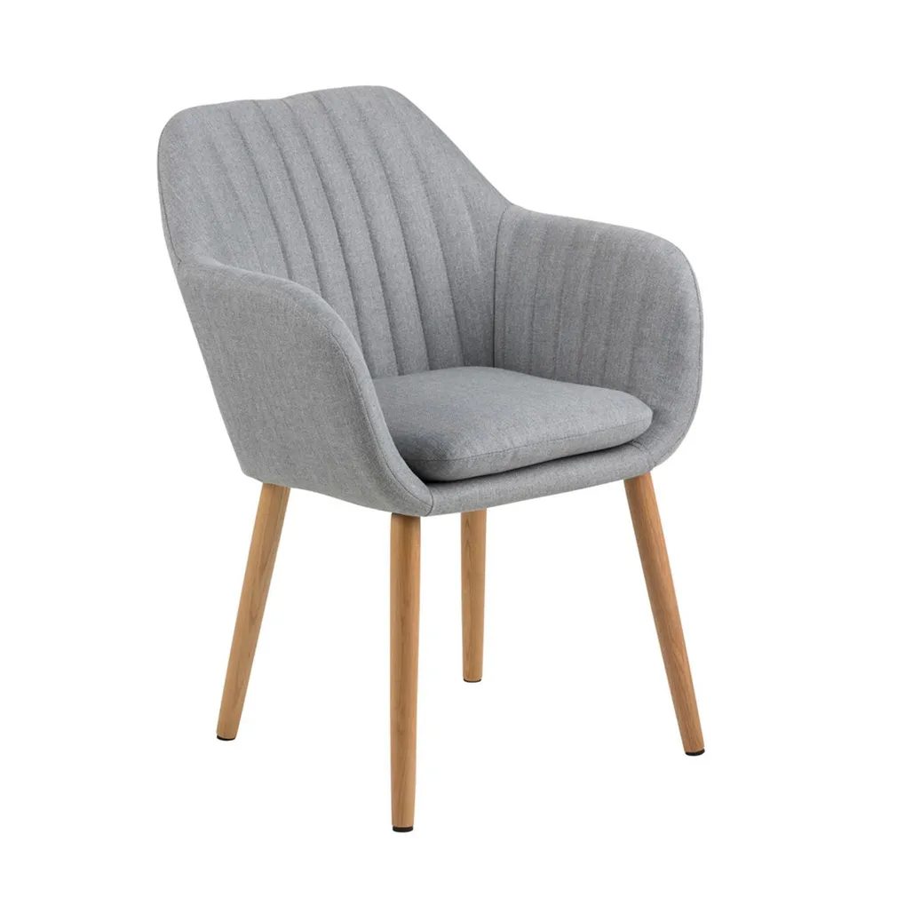 TOOL EMILIA KÄETUGEDEGA, HALL