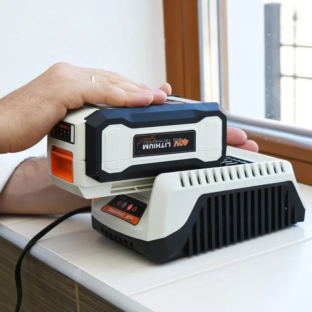 LAADIMISSEADE DAEWOO DACH 2040LI