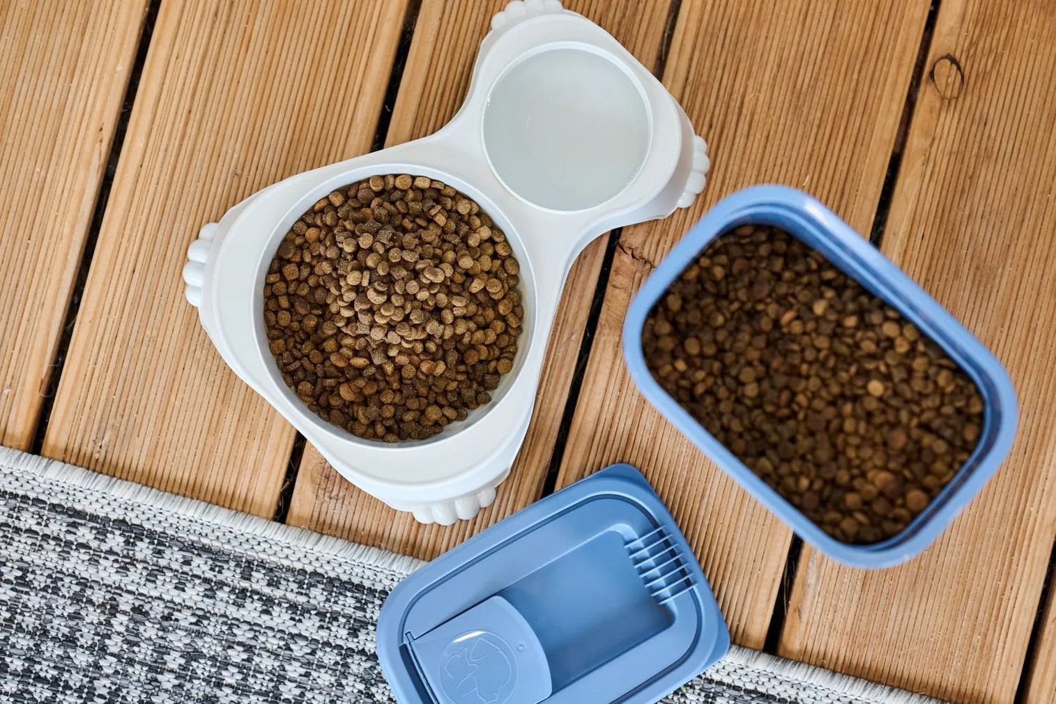 LEMMIKLOOMA SÖÖGIKAUSS SALLY 2-OSALINE