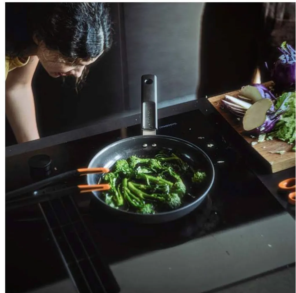 PRAEPANN FISKARS HARD FACE 24CM