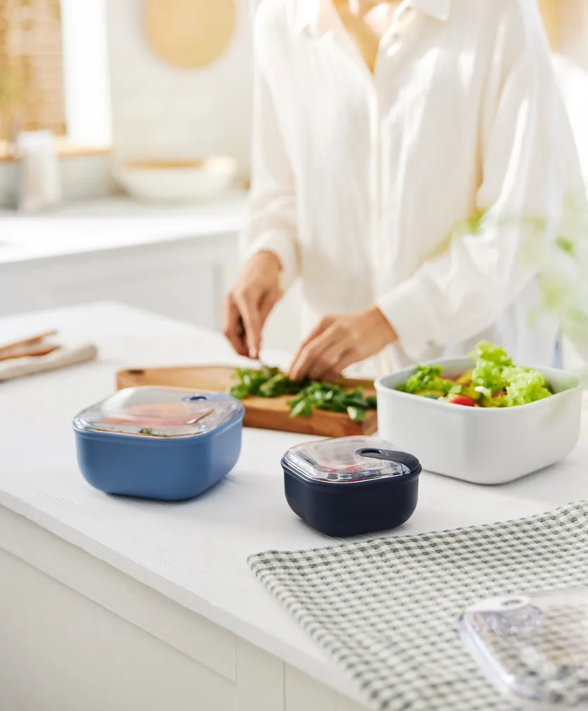 SÄILITUSKARP ROTHO ELA 0,425L TUMESININE