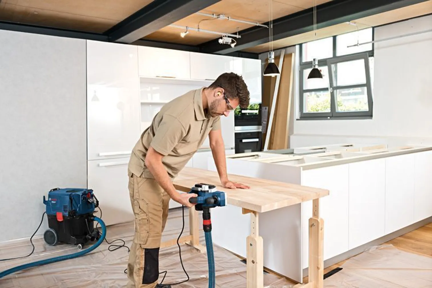 HÖÖVEL BOSCH GHO 26-82 D, KOHVRIS