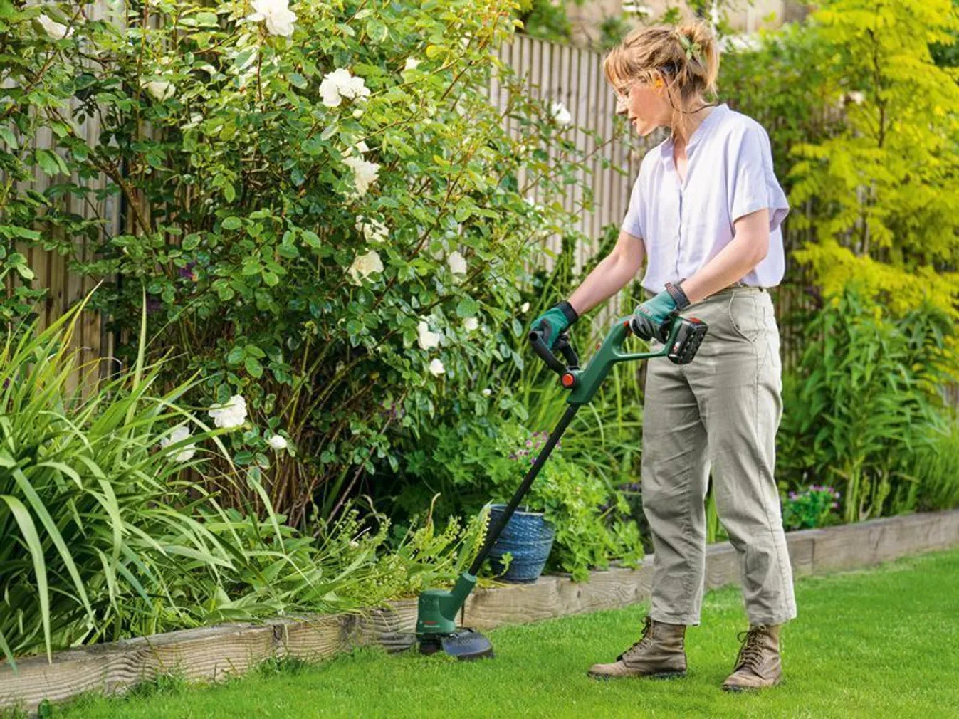 AKUTRIMMER BOSCH EASYGRASSCUT 18V-26, 2,5AH