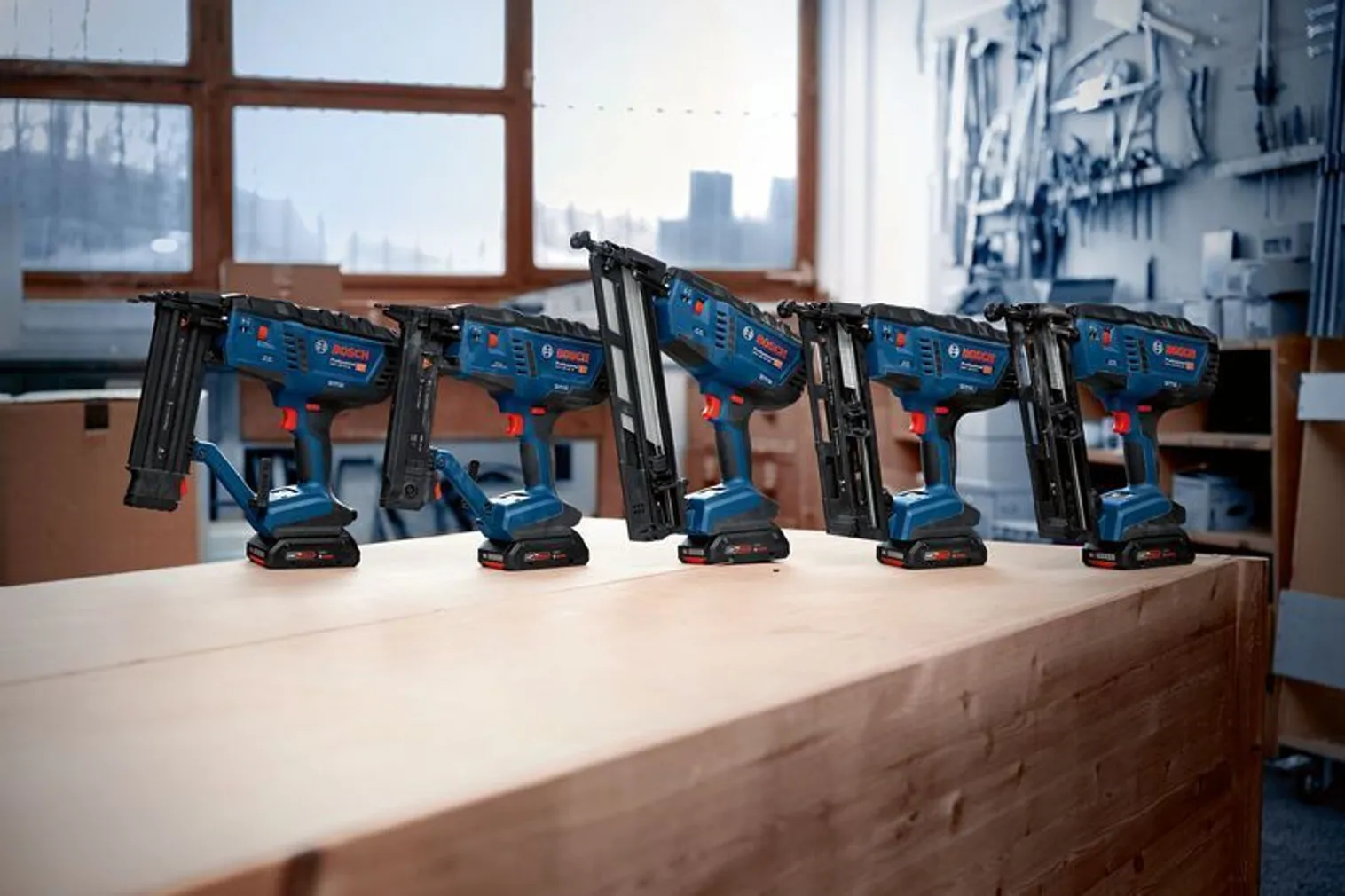 AKUNAELAPÜSTOL BOSCH GNH 18V-50 M, ILMA AKU JA LAADIJATA