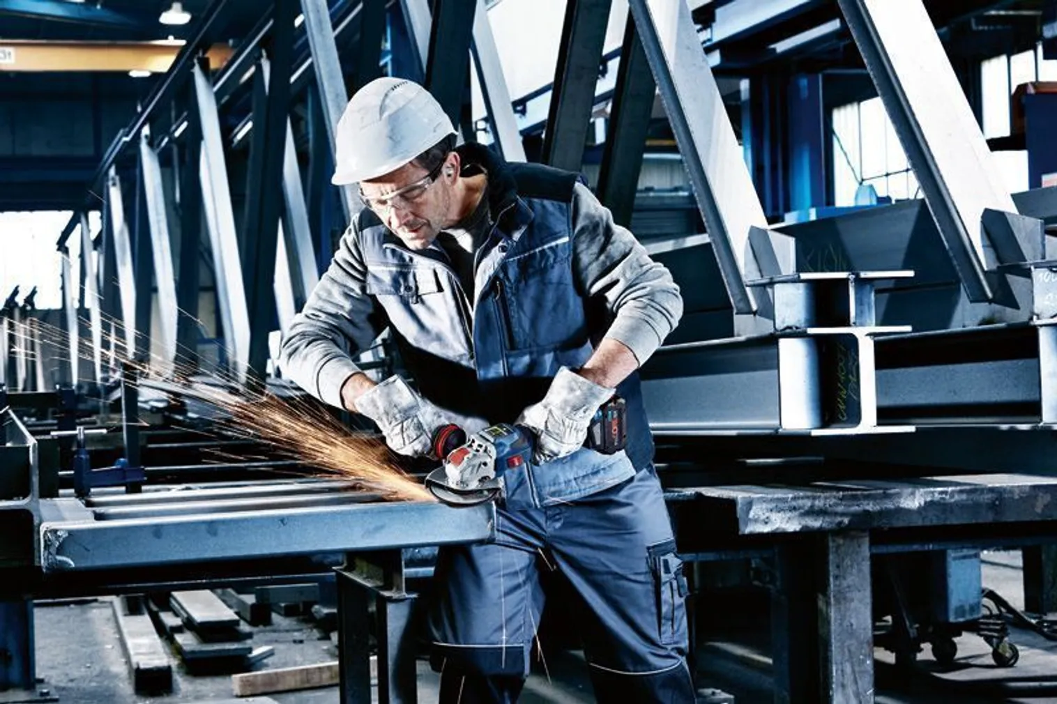 AKUNURKLIHVMASIN BOSCH GWX 18V-15 SC, ILMA AKU JA LAADIJATA