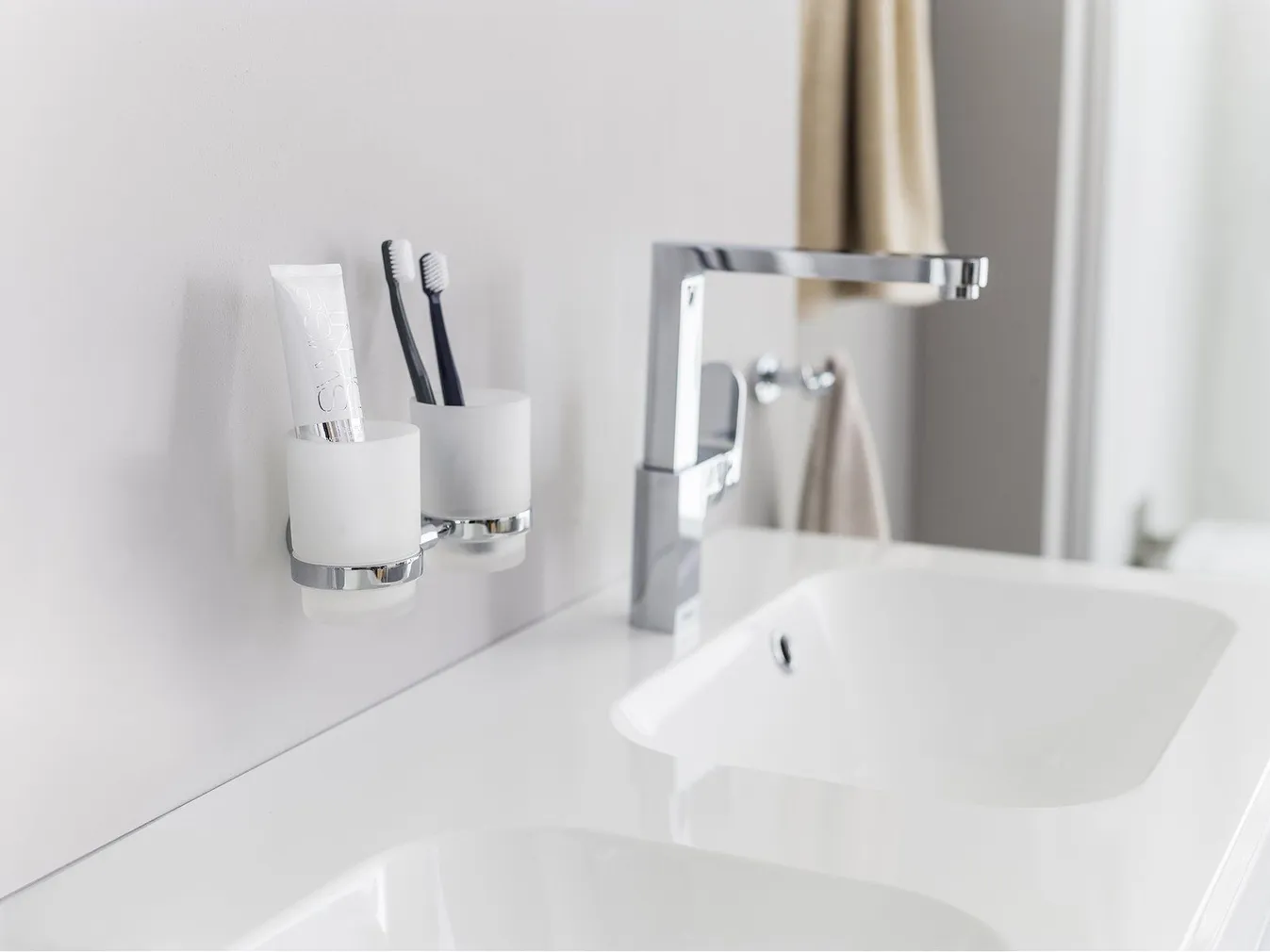 HAMBAHARJAHOIDJA RAVAK CHROME CR 220.00CR