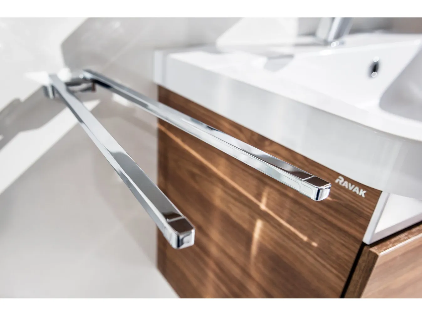 KÄTERÄTIHOIDJA RAVAK PÖÖRATAV 10° TD 340.00 KROOM