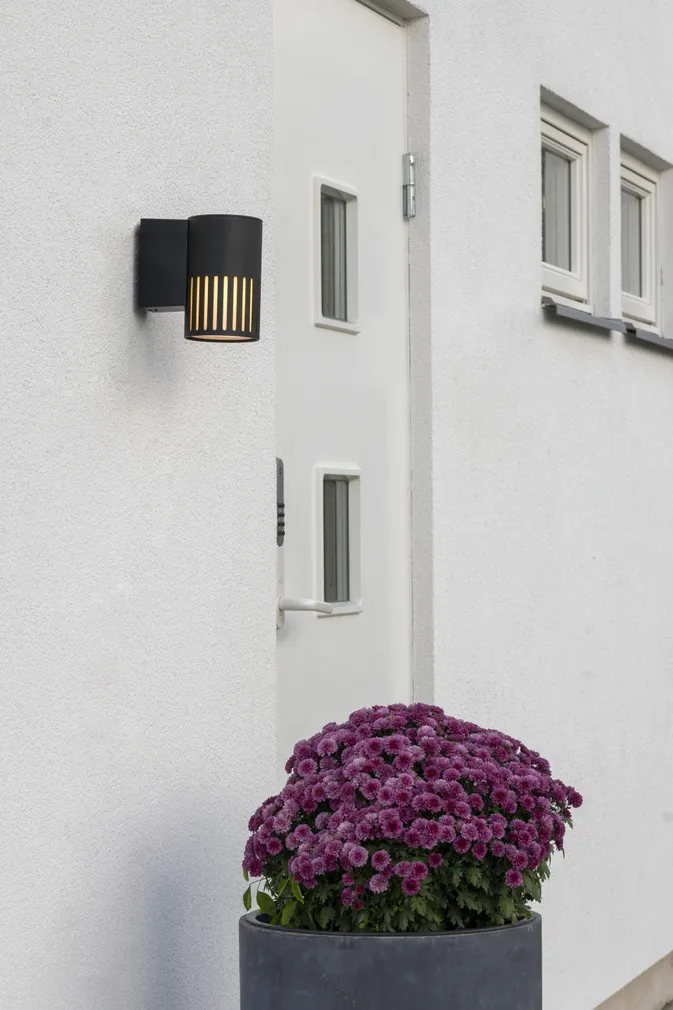 VÄLISVALGUSTI KONSTSMIDE PISTOIA SEINALE E27 15W IP54 MUST HÄMARDATAV