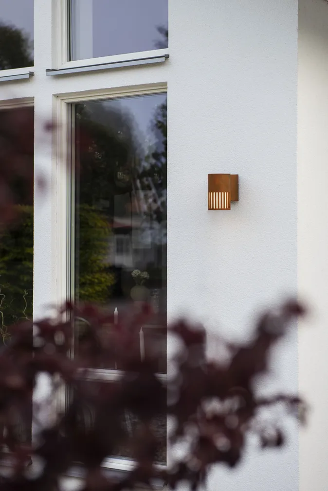 VÄLISVALGUSTI KONSTSMIDE PISTOIA SEINALE E27 15W IP54 ROOSTE HÄMARDATAV