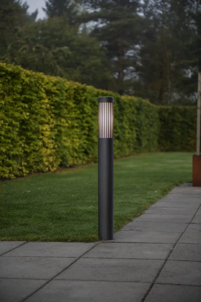 VÄLISVALGUSTI KONSTSMIDE VÄIKE LATERN PISTOIA E27 15W IP54 MUST