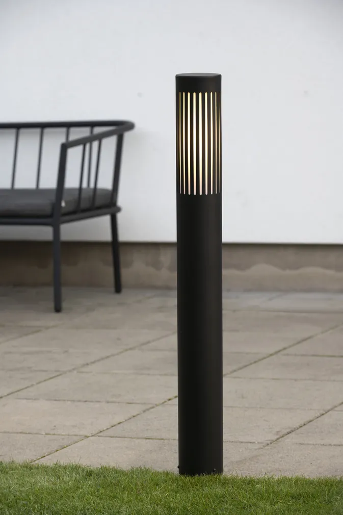 VÄLISVALGUSTI KONSTSMIDE VÄIKE LATERN PISTOIA E27 15W IP54 MUST