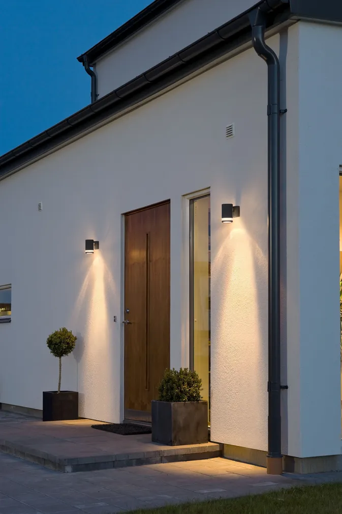 VÄLISVALGUSTI KONSTSMIDE MODENA SEINALE 35W IP44 GU10 MUST