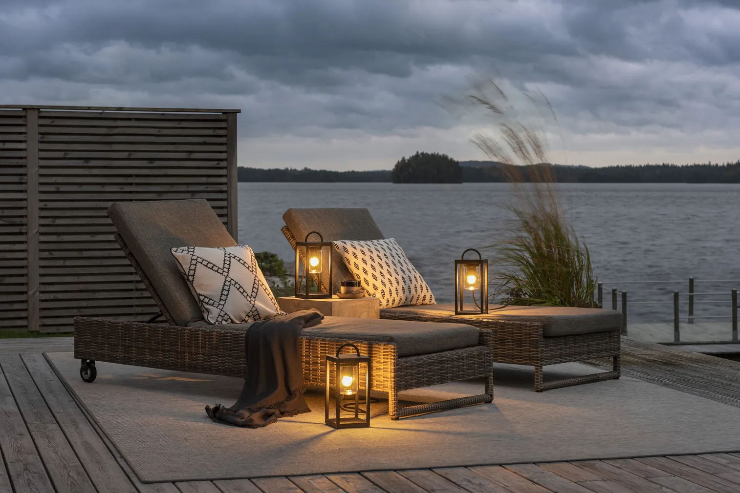 VÄLISVALGUSTI KONSTSMIDE BOLOGNA E27 230V 40W IP44 MUST