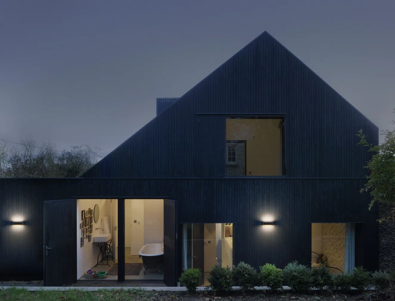 VÄLISVALGUSTI LEDVANCE ENDURA STYLE IP65 SEINA ILAY TUME HALL