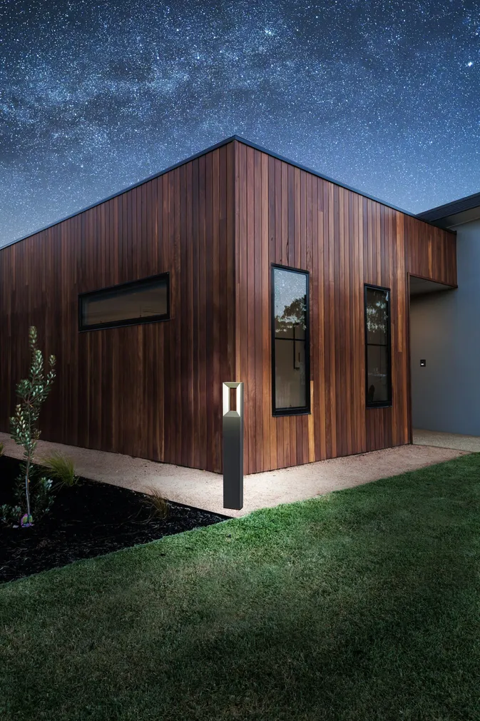 VÄLISVALGUSTI EGLO RIFORANO SUUR POST IP54 220V MUST/VALGE