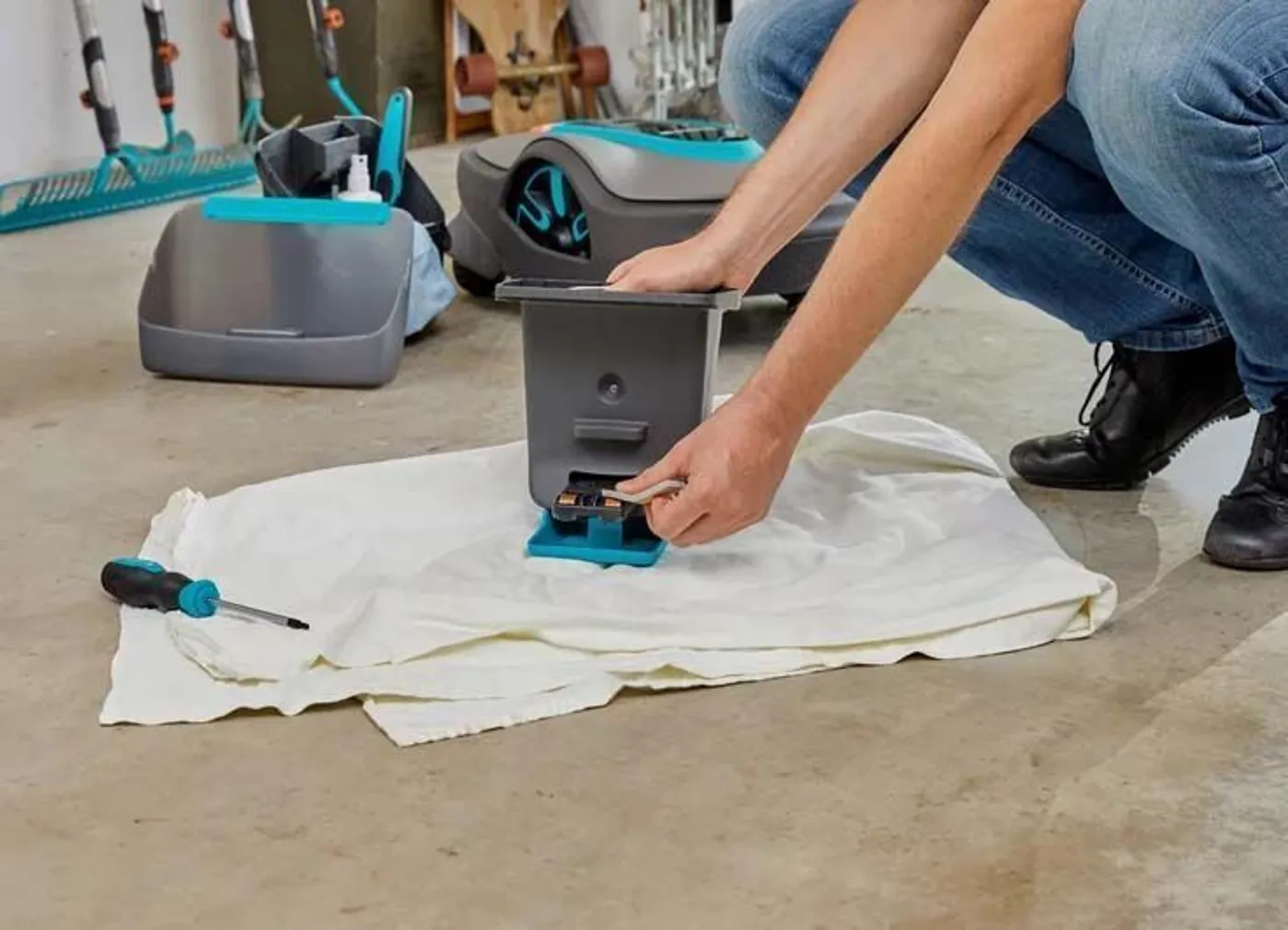 ROBOTNIIDUKI HOOLDUSKOMPLEKT GARDENA