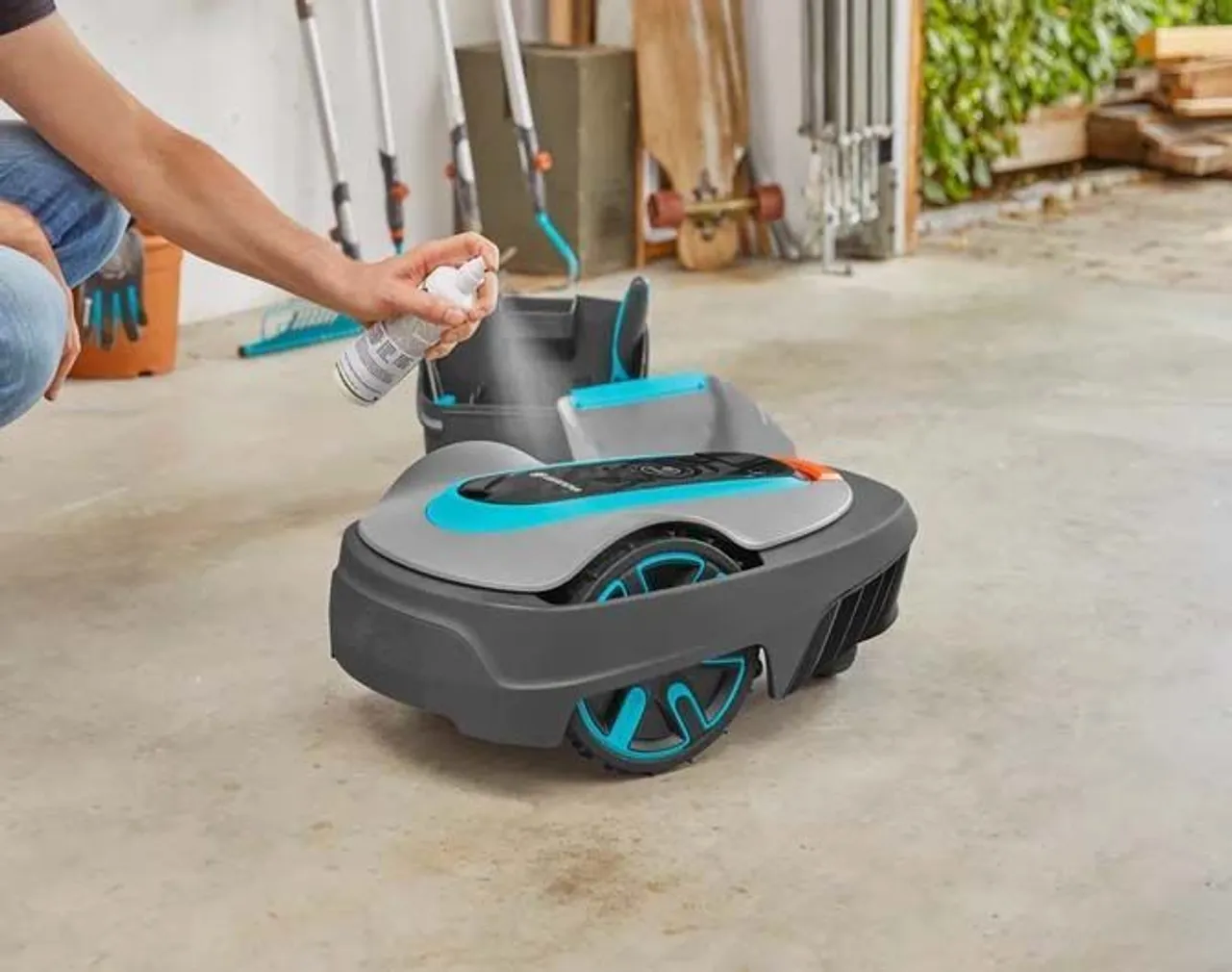 ROBOTNIIDUKI HOOLDUSKOMPLEKT GARDENA