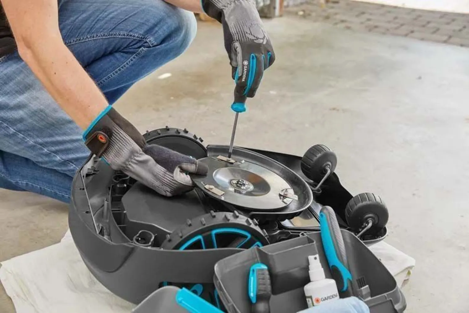 ROBOTNIIDUKI HOOLDUSKOMPLEKT GARDENA