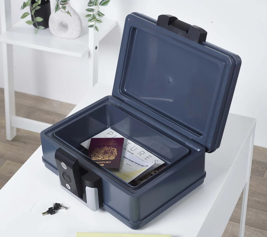 TULE- JA VEEKINDEL HOIUKAST YALE VÄIKE