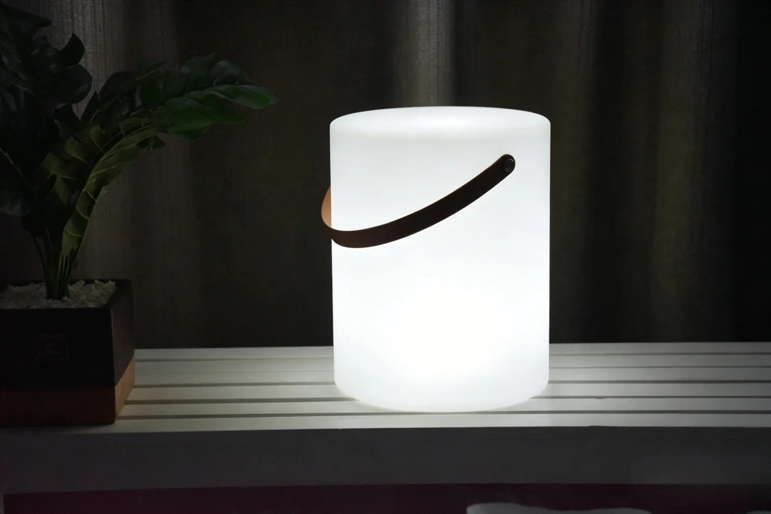 VÄLISVALGUSTI LED +3RGB 3,7V 1200MAH 27CM